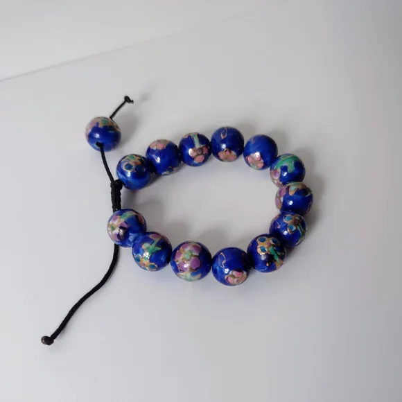 Blue Beaded Bracelet with Floral Design - Picture 3 of 5